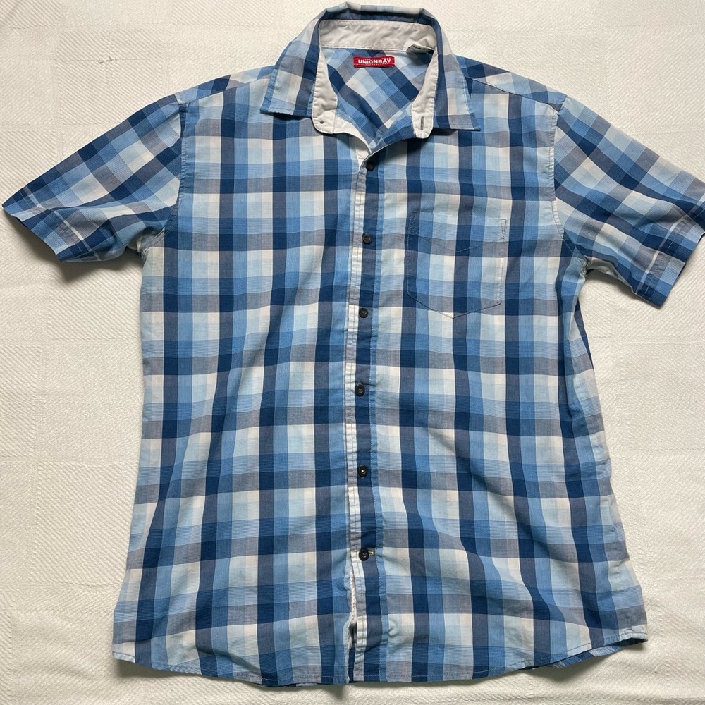 Union Bay Blue Checkered Men's Short Sleeve Button-up medium